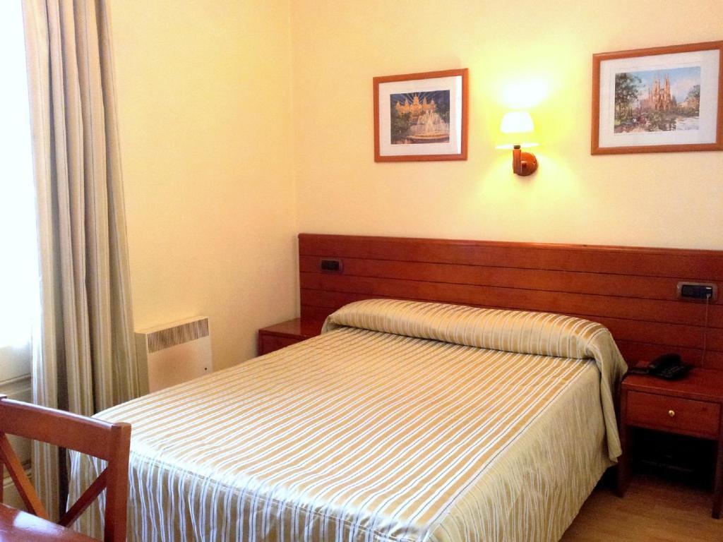Hotel Toledano Ramblas Barcelona Room photo