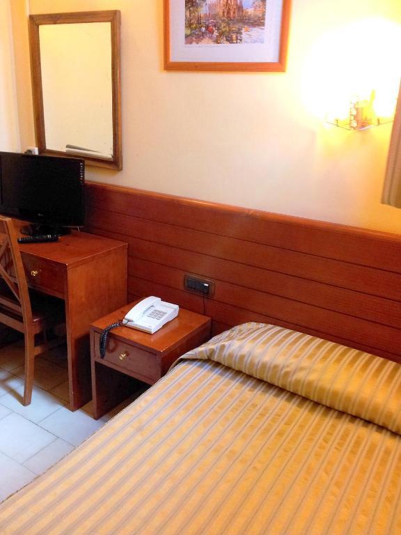 Hotel Toledano Ramblas Barcelona Room photo