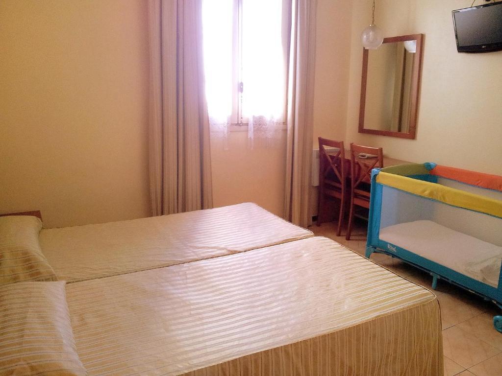 Hotel Toledano Ramblas Barcelona Room photo