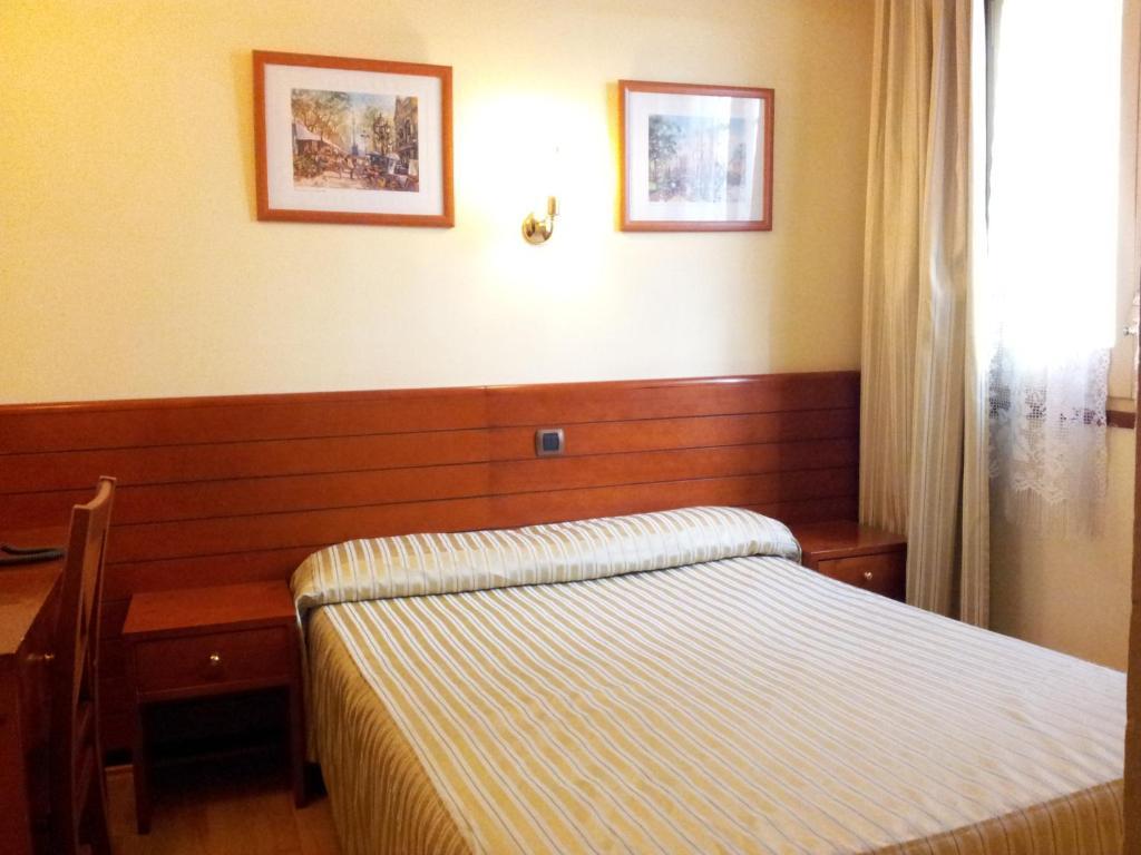 Hotel Toledano Ramblas Barcelona Room photo